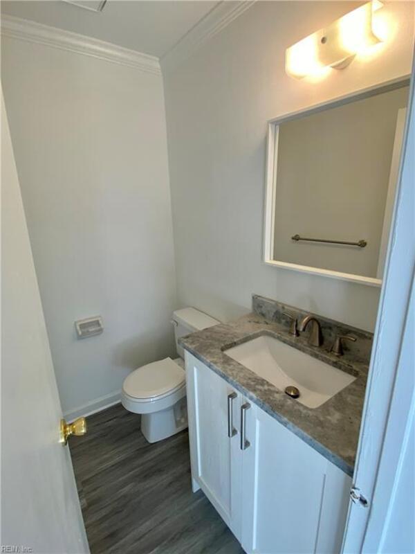 Building Photo - 4740 Greenlaw Dr