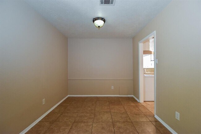 Building Photo - 8515 Riverside Walk Ln