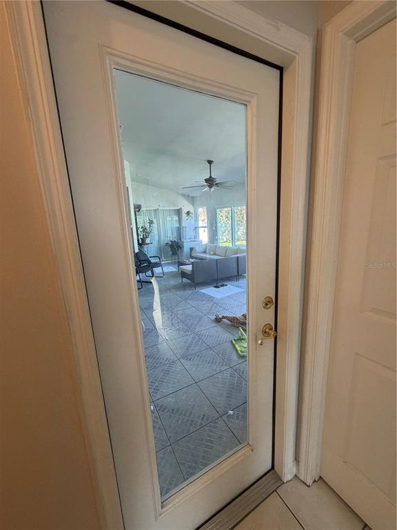 Building Photo - 2618 Hawthorne Ln