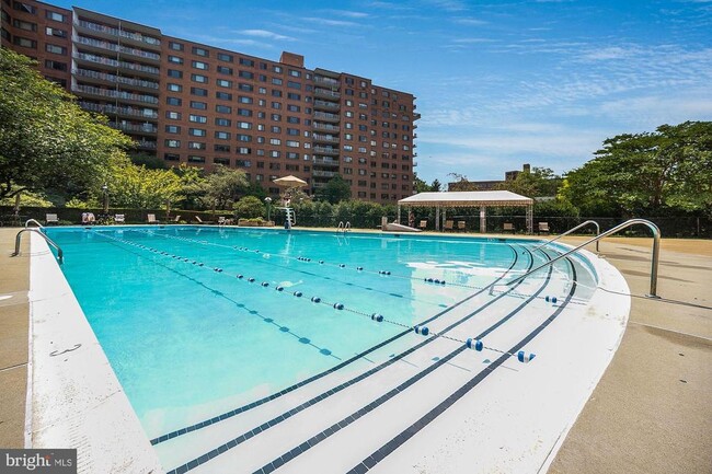 Building Photo - 4201 Cathedral Ave NW