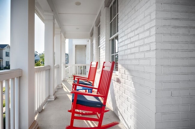 Building Photo - Fully Furnished 3 Bedroom Home Near Toyota...