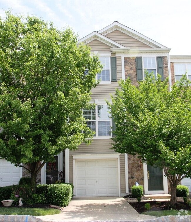 Building Photo - 157 Hudson Dr