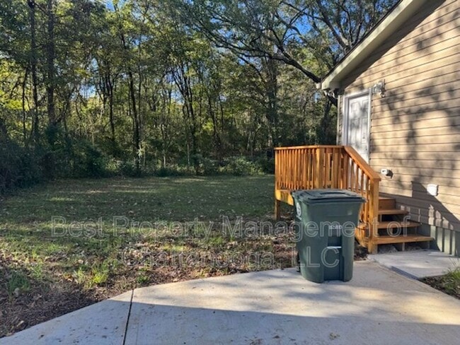 Building Photo - 5249 -M