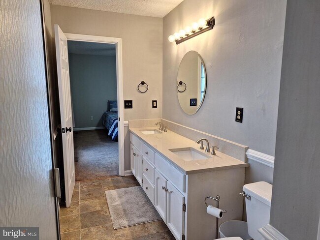 Building Photo - 12 Albano Ct