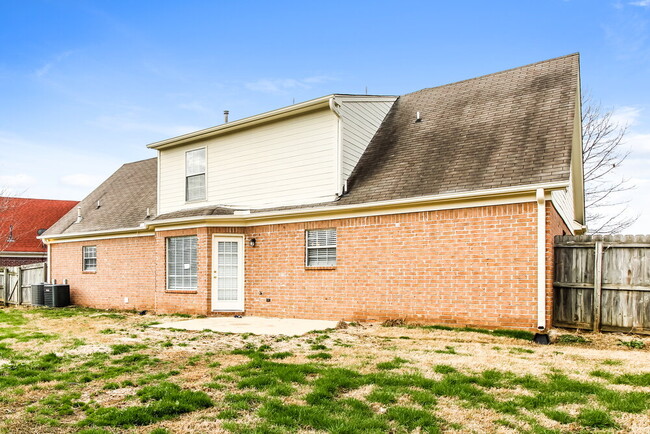 Building Photo - 7882 Milestone Dr