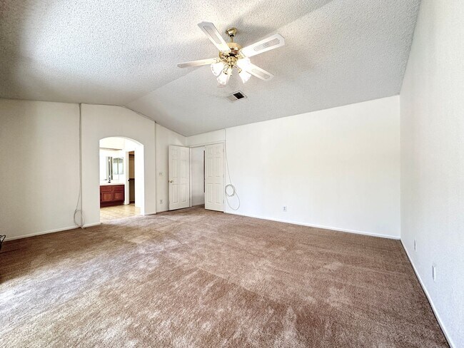 Building Photo - Reflections At The Lakes