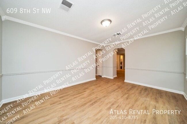 Building Photo - 609 8th St NW