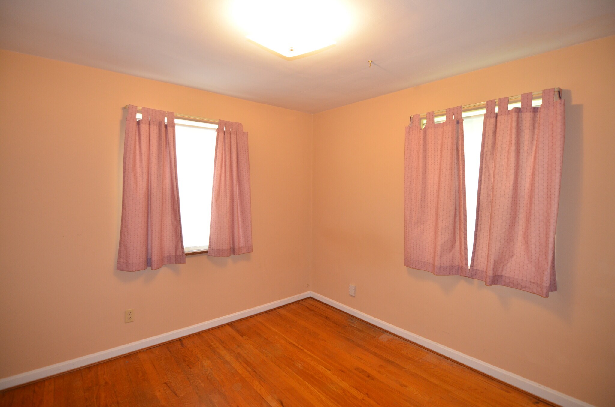 Building Photo - 4625 Orchard Ln