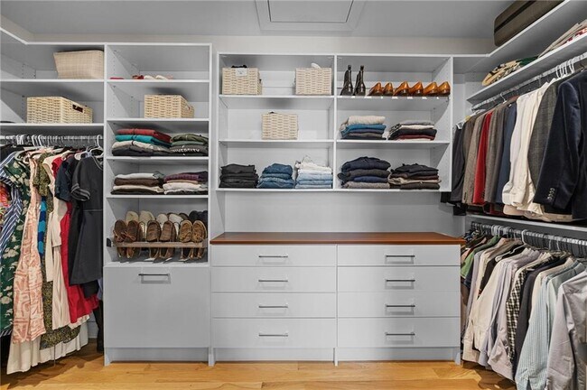 Building Photo - 1381 Wessyngton Rd NE