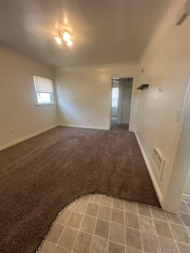 Primary Photo - 315-317 C St