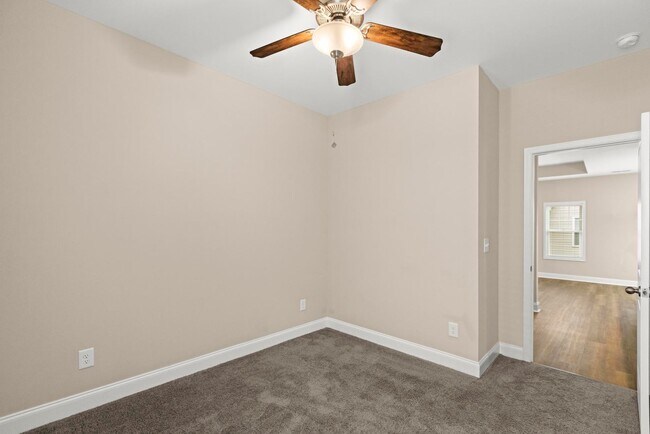 Building Photo - Hampstead Home For Rent