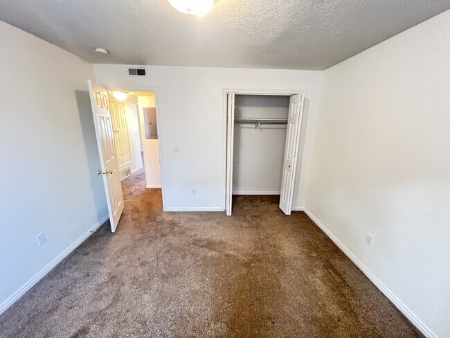 Building Photo - 1023 W 1360 S