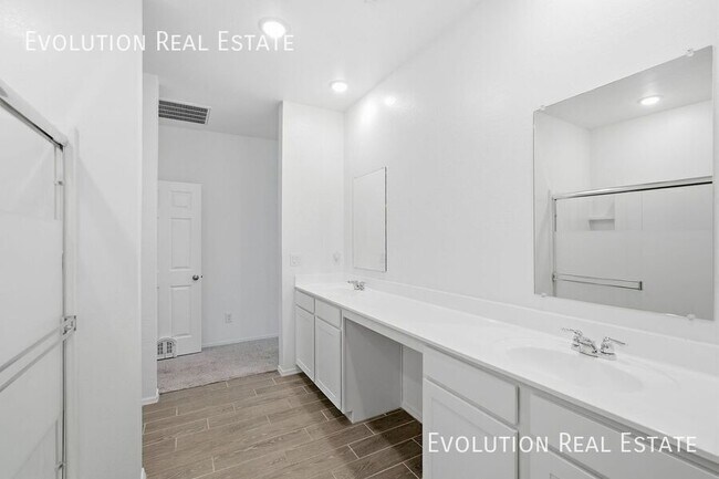 Building Photo - 11852 N Stanton Ct