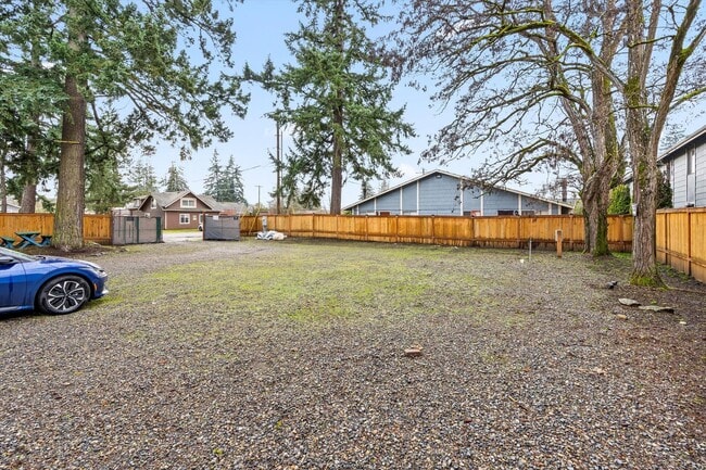 Building Photo - Charming Studio Apartment in Lakewood