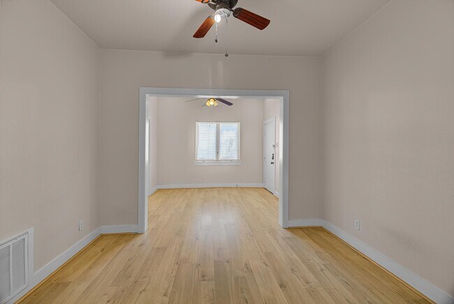 Building Photo - 1017 11th St