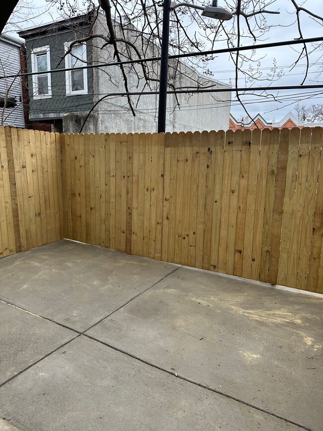 Building Photo - Beautiful Newly Renovated 3 Bedroom Home Now Available in East Parkside