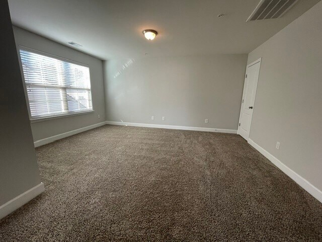 Building Photo - 2022 Abbingdon Way
