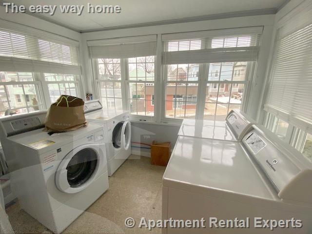 Building Photo - 519 Main St