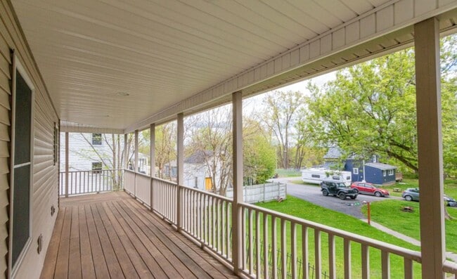 Building Photo - 14 Rowland St