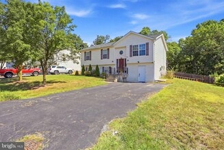 Building Photo - 94 Longwood Dr