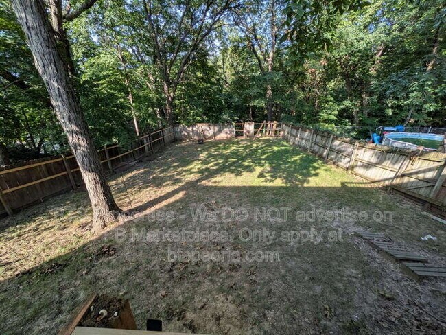 Building Photo - 5926 N Tampico Dr