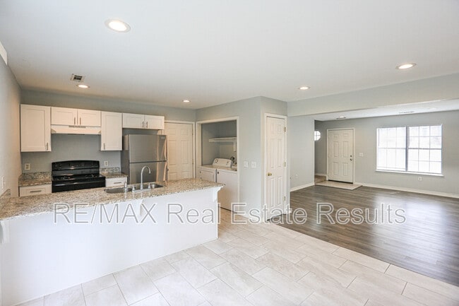 Building Photo - 602 Camellia Dr