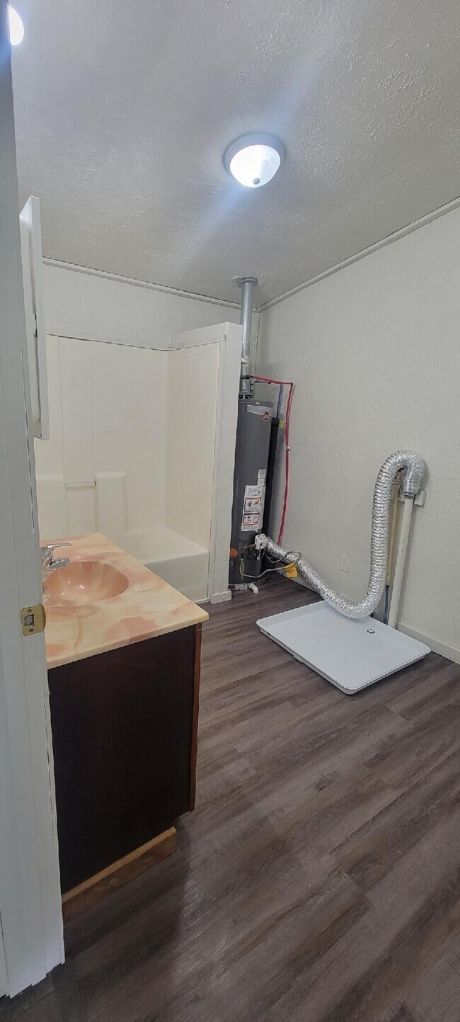 Building Photo - 1554 Willard Ave