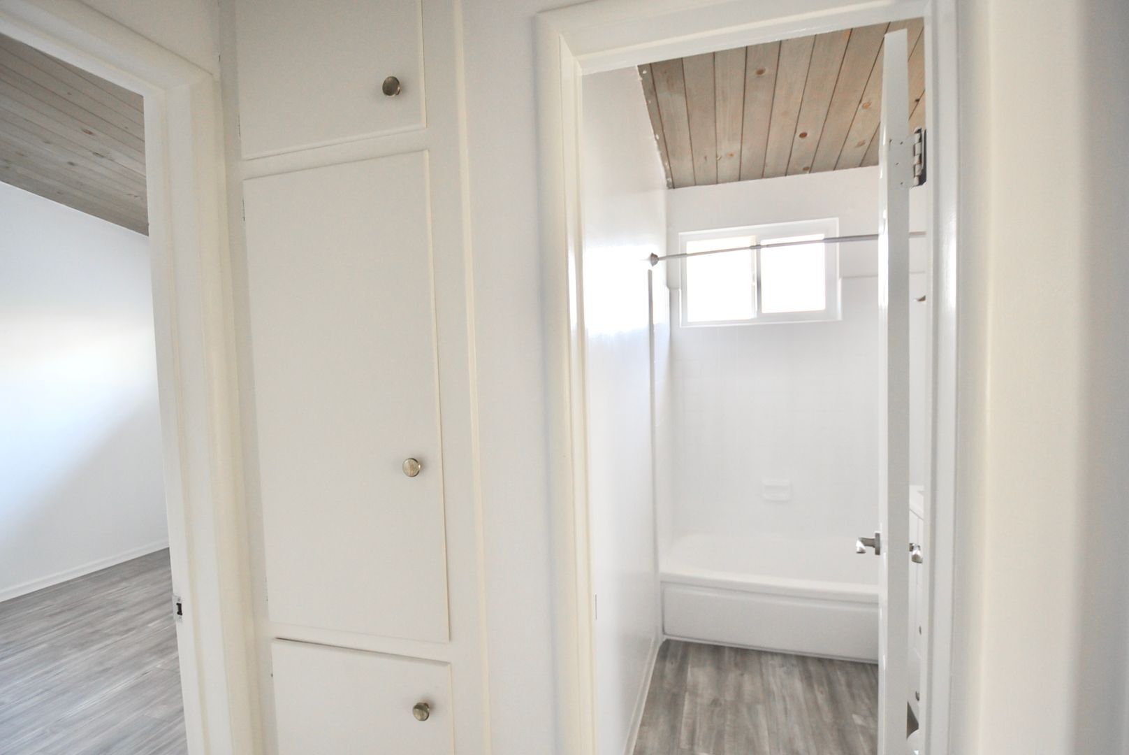 Building Photo - 121 W Arrellaga St