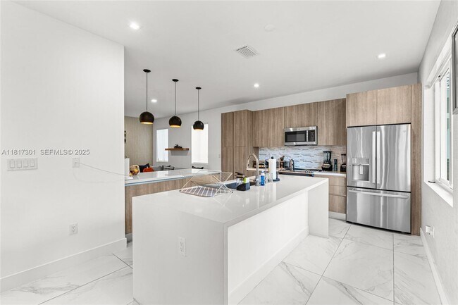 Building Photo - 10373 NW 68th Terrace