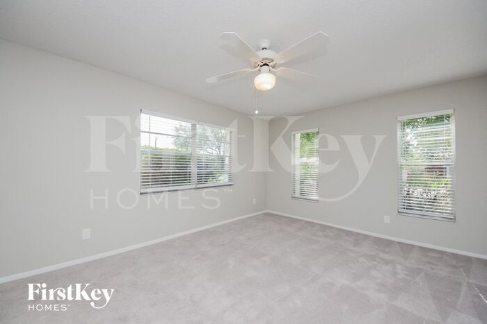 Building Photo - 443 Elkwood Ln