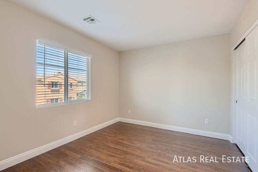 Building Photo - 6522 Chinatown St