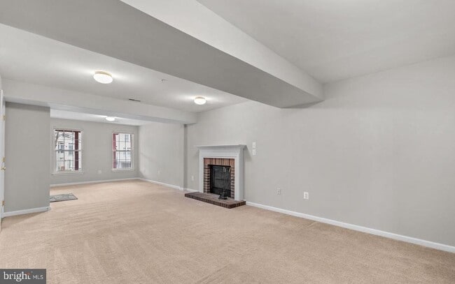 Building Photo - 2133 Bexley Dr