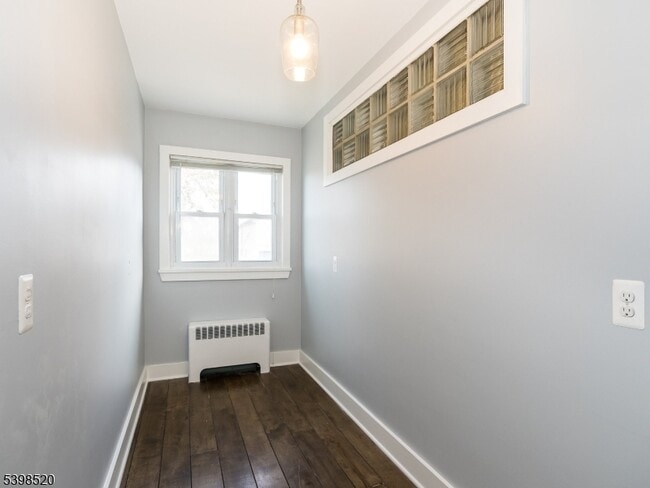 Building Photo - 81 Main St