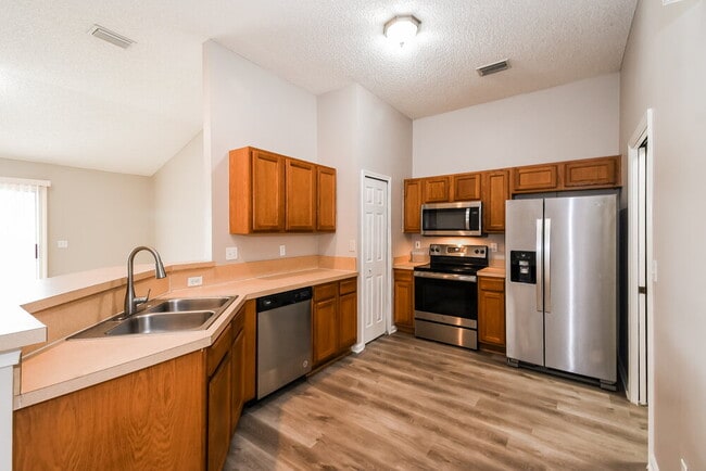 Building Photo - 8554 Star Leaf Rd N