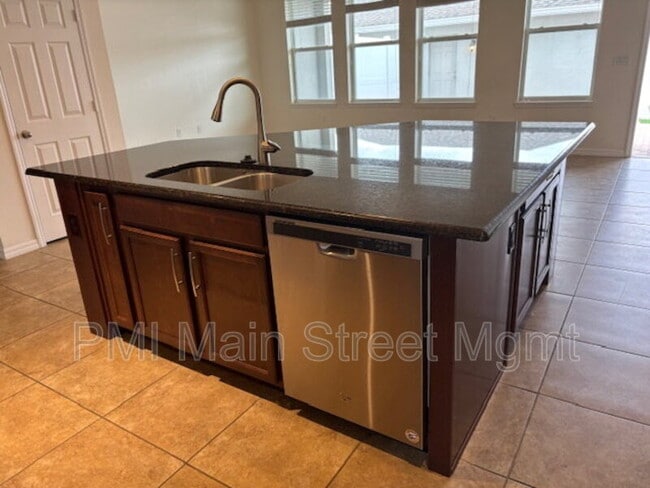 Building Photo - 8130 Red Stopper Ln