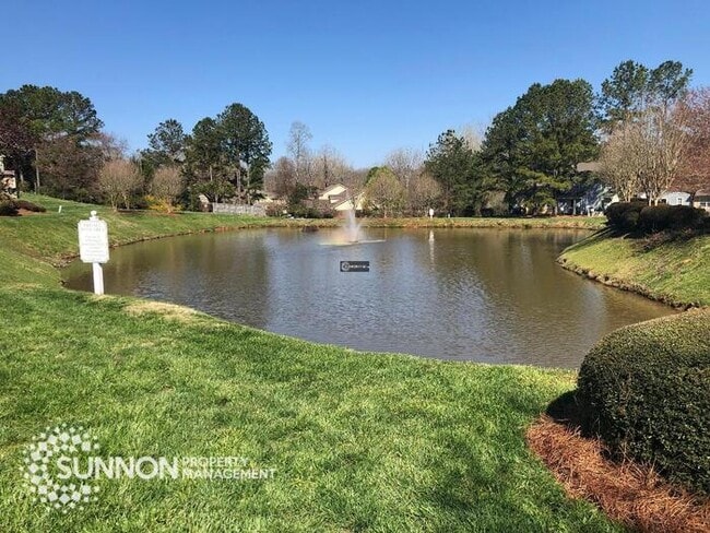 Building Photo - Remodeled 3 BR 2.5 BA in Raintree