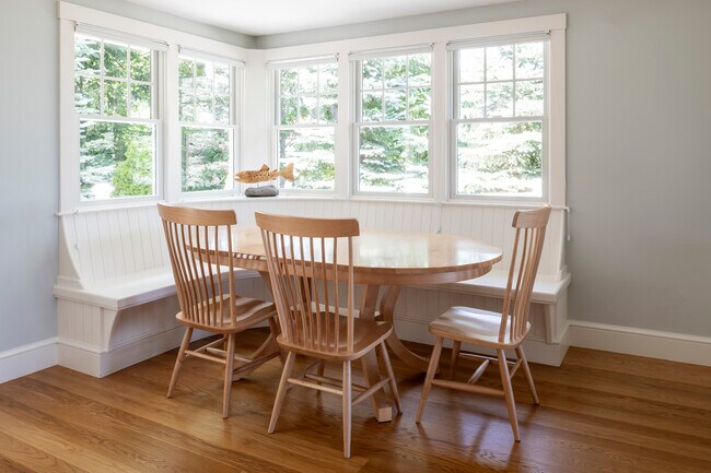 Building Photo - 2 Oak Knoll Rd