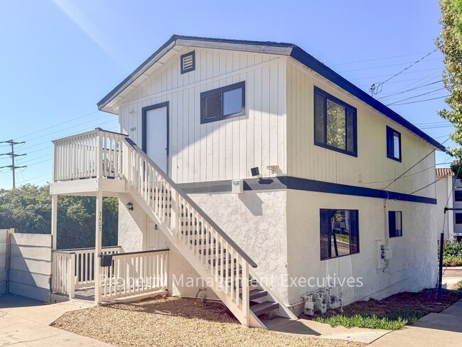 Primary Photo - Remodeled 3 Bedroom, 1 Bath Duplex with Ga...