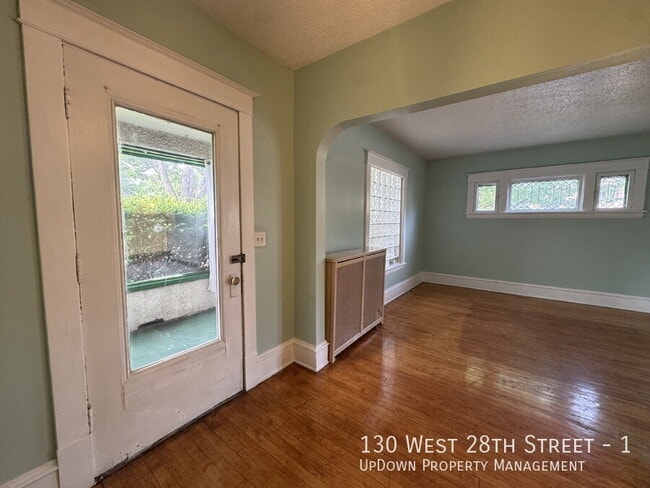Building Photo - 130 W 28th St