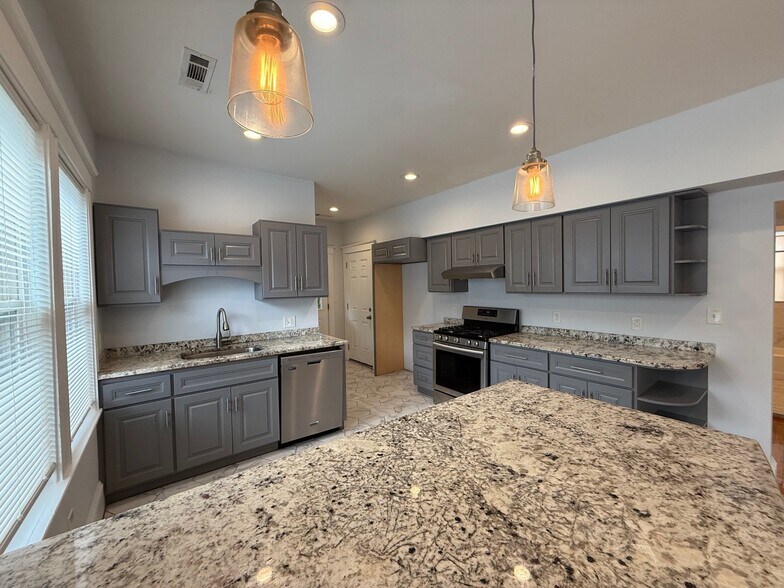 Building Photo - 269 Belgrade Ave