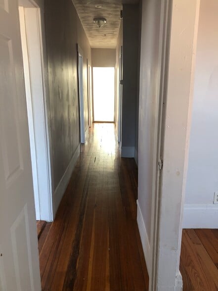 Building Photo - 103 Intervale St