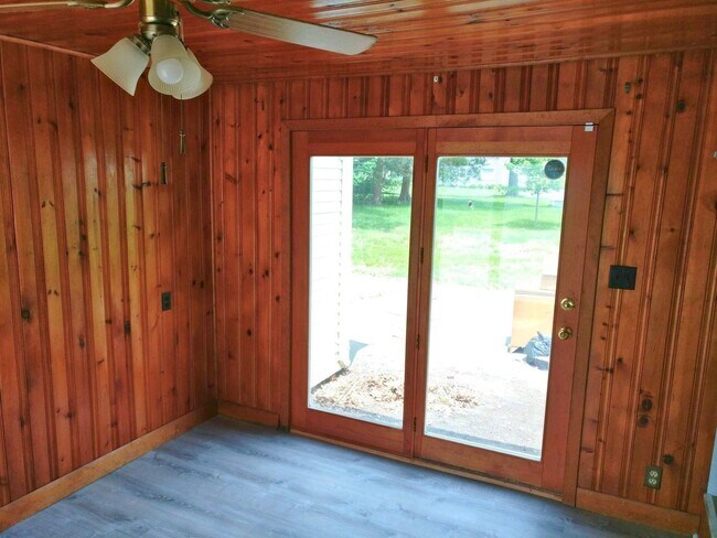Building Photo - 4-Bedroom Home for Rent Summer 2026