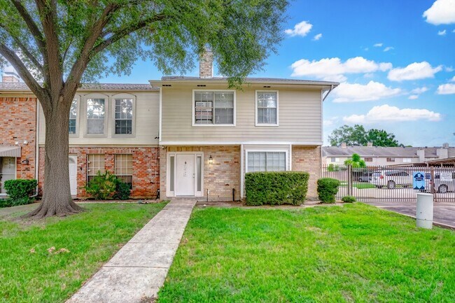 Building Photo - 778 Thicket Ln