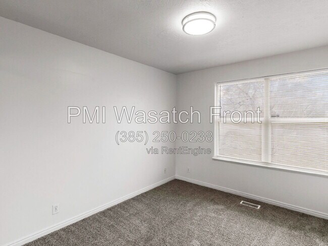 Building Photo - 3211 S 945 E