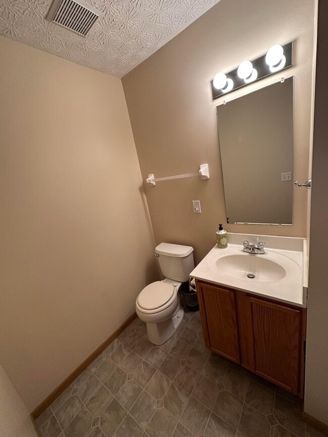 Building Photo - 135 Saratoga St