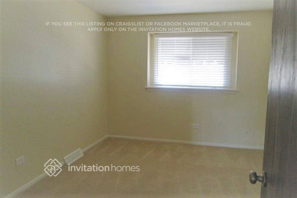 Building Photo - 22847 Redwood Dr