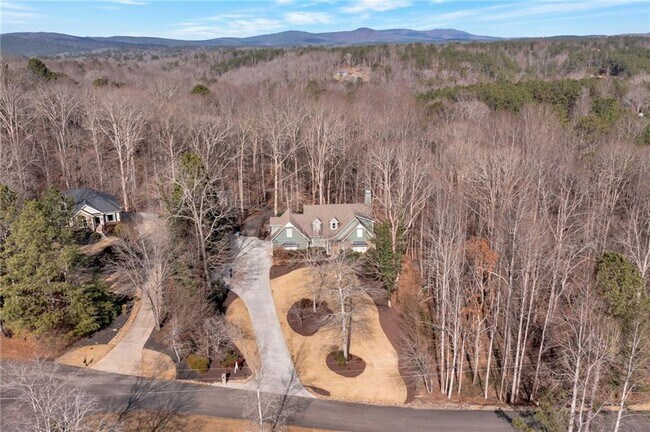 Building Photo - 180 Forest Glen Dr