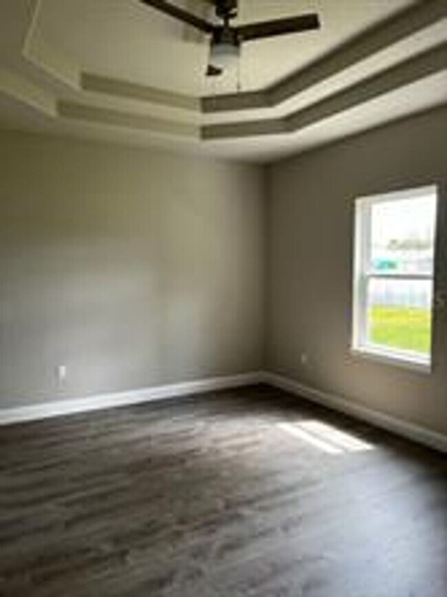 Building Photo - 18 Bunker View Dr