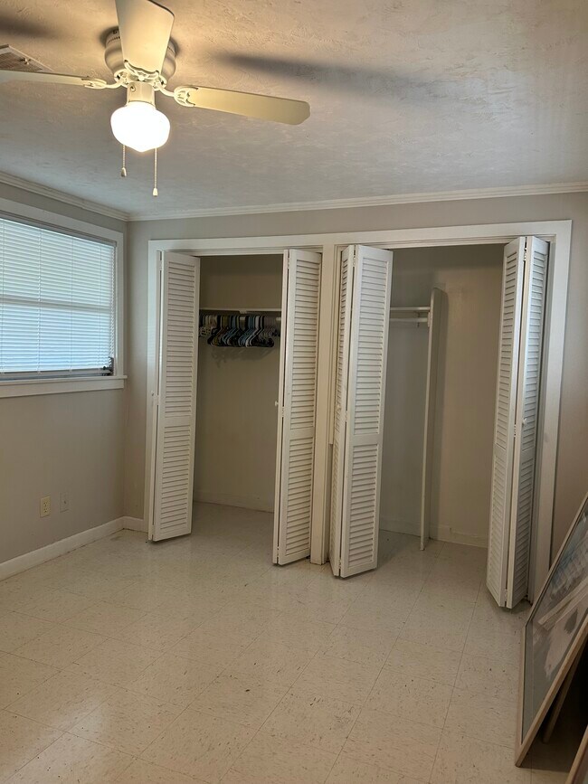 Building Photo - 506 Brentwood Dr