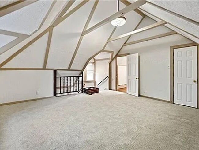 Building Photo - 239 The Blvd